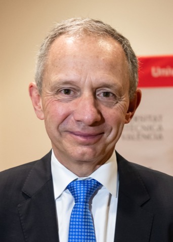 Enrique Lores